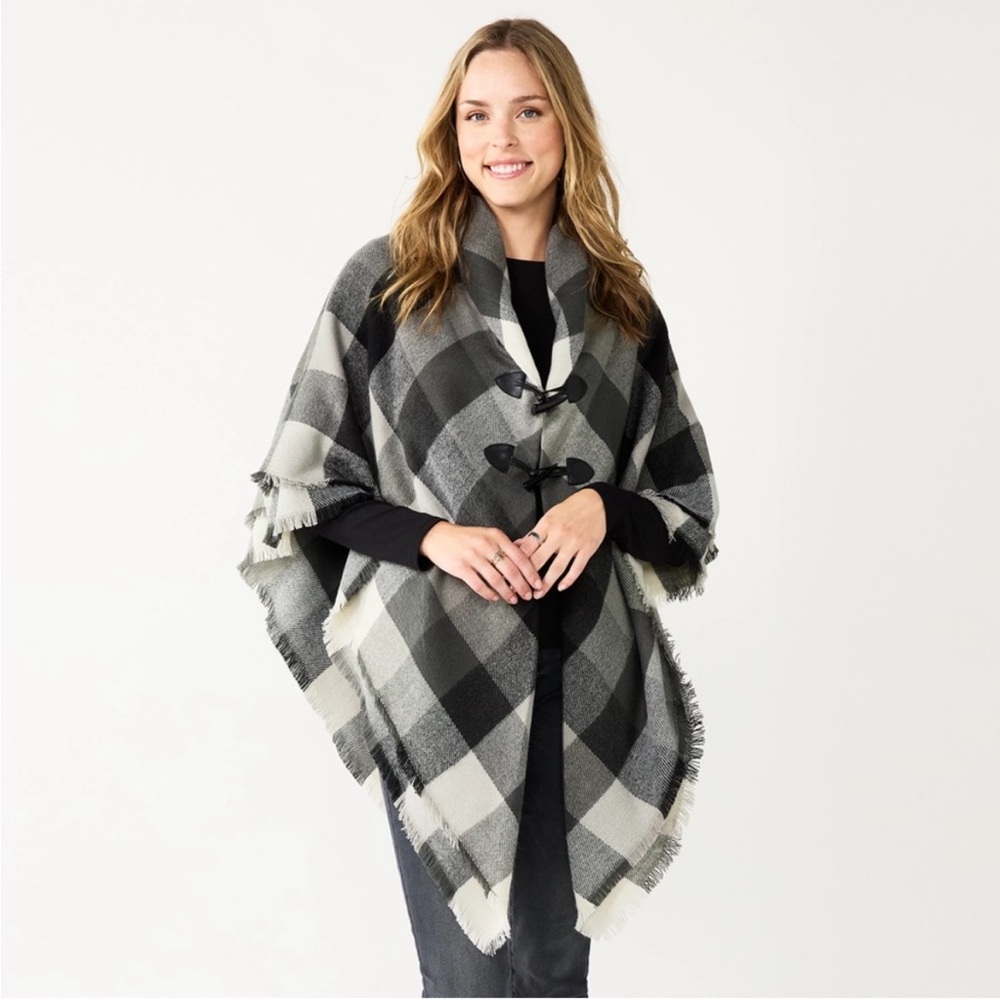 Buffalo Plaid Toggle Poncho! Frayed. Print Pattern ONE SIZE FITS ALL Cape/Shawl